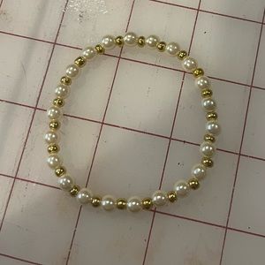 gold and pearl bracelet